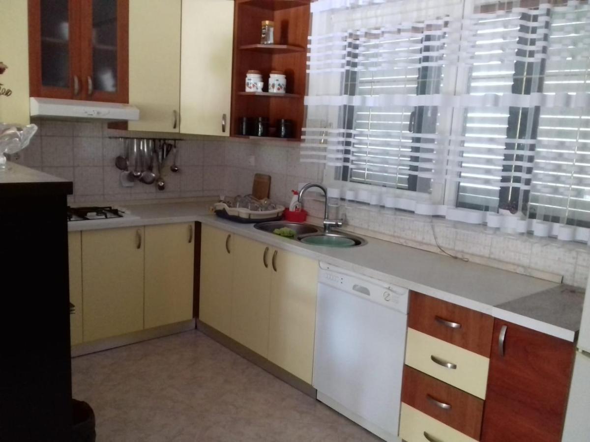 Apartmani Bilic Dugi Rat Exterior foto